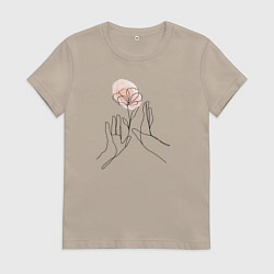 Женская футболка Цветок в руках