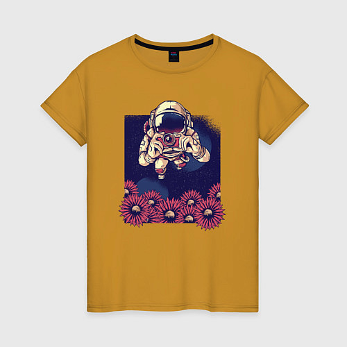 Женская футболка Фотограф космонавт с цветами / Горчичный – фото 1