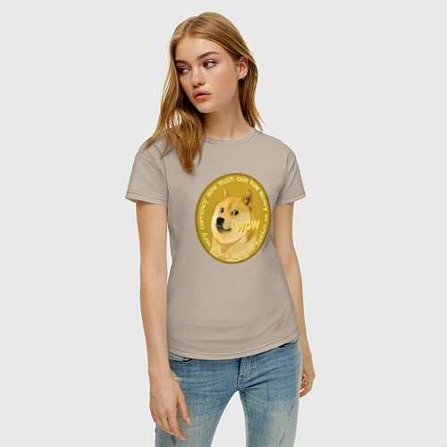 Женская футболка Иронизирующая монета с Доге / Миндальный – фото 3
