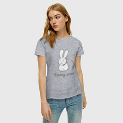 Футболка хлопковая женская Кролик белый с лентой, цвет: меланж — фото 2