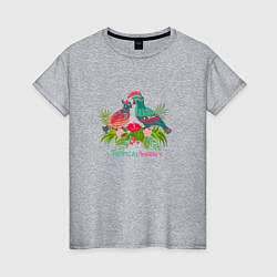 Футболка хлопковая женская Влюбленные попугаи среди тропических листьев, цвет: меланж