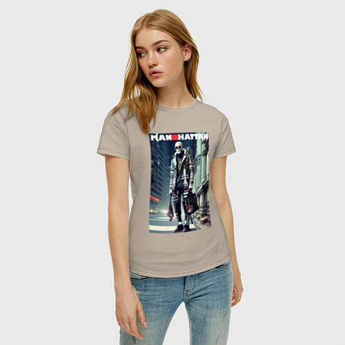 Женская футболка Модный чувак в Манхэттене - нейросеть / Миндальный – фото 3