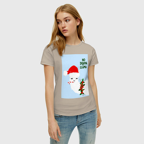 Женская футболка Лама Санта Клаус no drama llama / Миндальный – фото 3