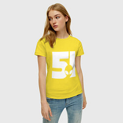 Футболка хлопковая женская Зона 51, цвет: желтый — фото 2