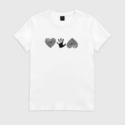 Футболка хлопковая женская Рука между двух сердец, цвет: белый