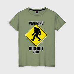 Футболка хлопковая женская Предупреждающий знак Bigfoot zone, цвет: авокадо