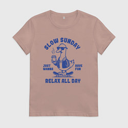 Футболка хлопковая женская Смешной крутой гусь на скейтборде с кофе выходной, цвет: пыльно-розовый