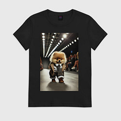 Женская футболка Шпиц на подиуме - показ мод животных