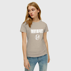 Футболка хлопковая женская Twenty one pilots - logo, цвет: миндальный — фото 2