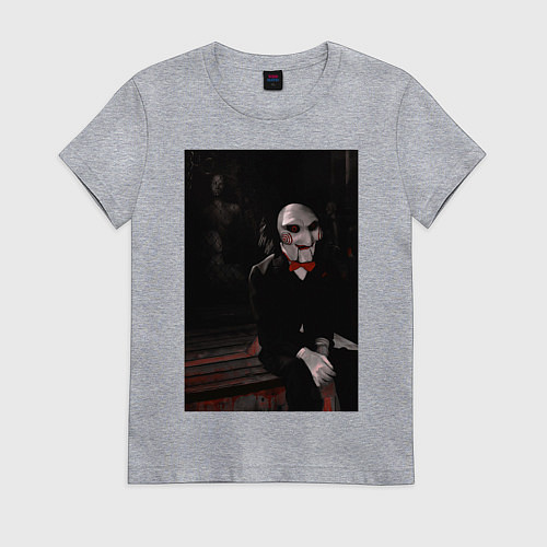 Женская футболка Пила кукла Билли на столе / Меланж – фото 1