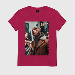 Женская футболка Чувак питбуль смотрящий Нью-Йорка - нейроарт