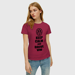 Футболка хлопковая женская Keep Calm & Drive VW, цвет: маджента — фото 2