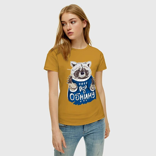 Женская футболка Енот: Иди обниму / Горчичный – фото 3