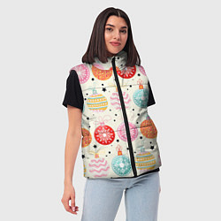 Женский жилет Разноцветные новогодние шары, цвет: 3D-светло-серый — фото 2