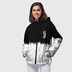 Ветровка с капюшоном женская Juventus белый огонь текстура, цвет: 3D-черный — фото 2