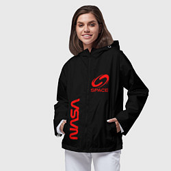 Ветровка с капюшоном женская Nasa space red logo, цвет: 3D-черный — фото 2