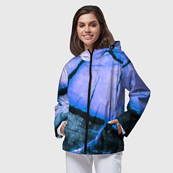 Ветровка с капюшоном женская Трещины на абстрактном синем фоне, цвет: 3D-черный — фото 2