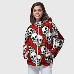 Ветровка с капюшоном женская Черепа в розах, цвет: 3D-белый — фото 2